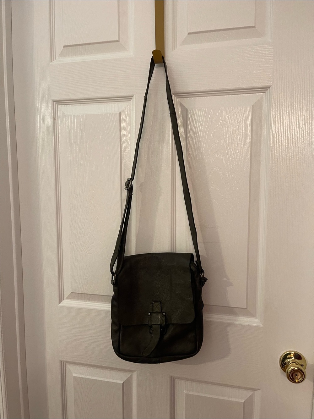 Men's Black Leather Messenger Crossbody Bag - Adjustable Strap